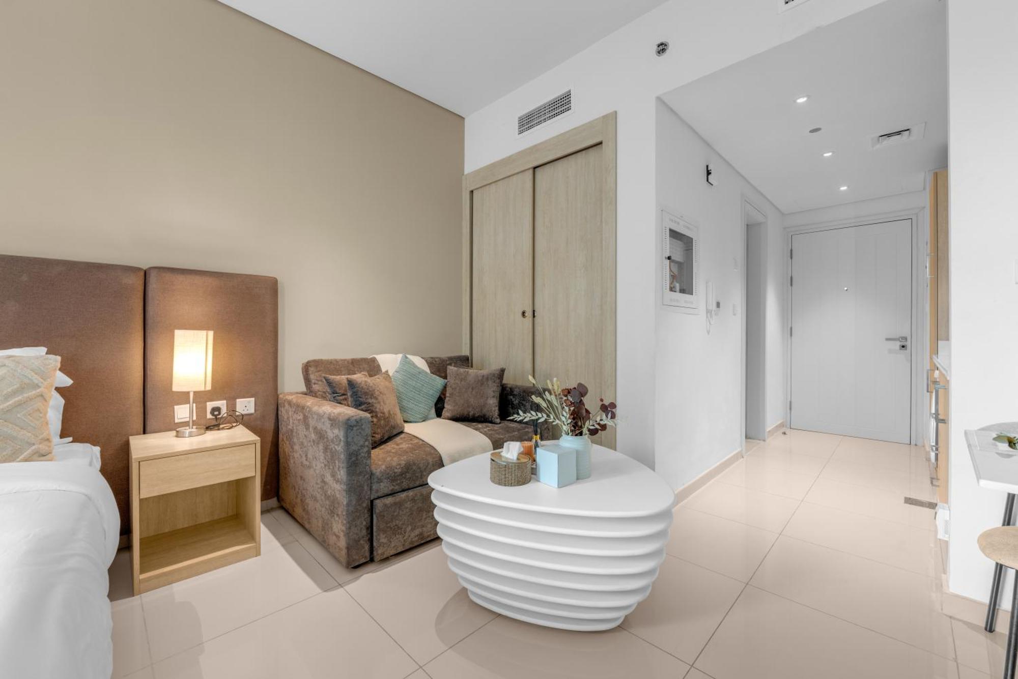 Serene Palm - Rooftop Infinity Pool & Private Access Apartment Dubai