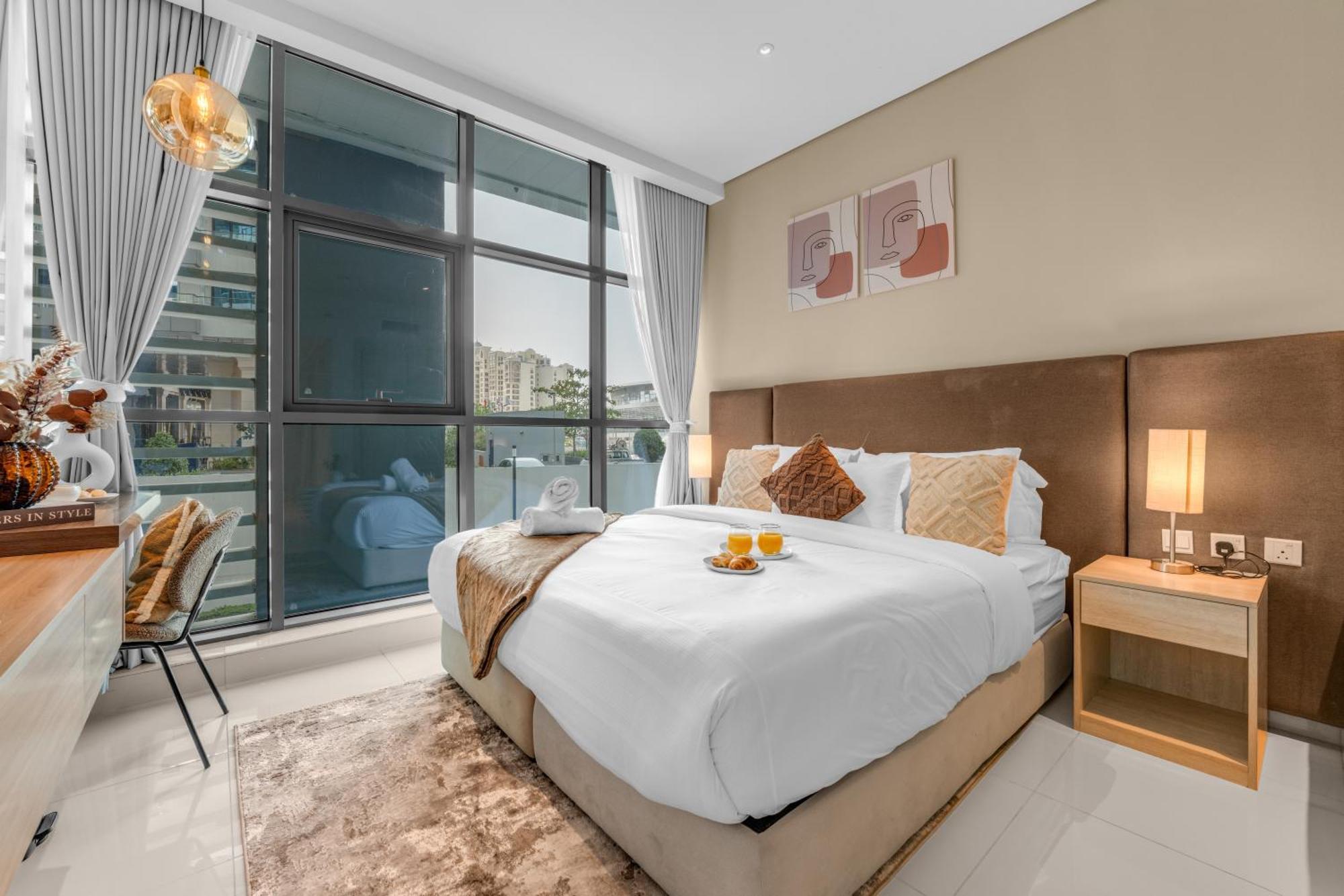 Serene Palm - Rooftop Infinity Pool & Private Access Apartment *